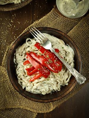 Creamy Vegan White Wine Sauce with Peppers & Pasta