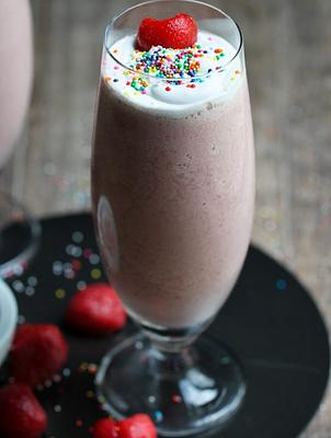 White Chocolate Strawberry Cake Milkshake