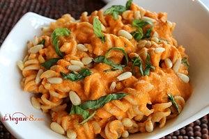 Vegan Roasted Red Pepper Sauce With Fresh Basil