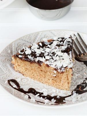 Vegan Gluten-Free Vanilla Cake (Oil-free!)