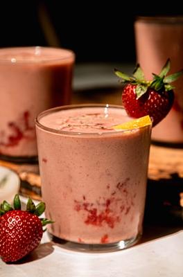 Vegan Strawberry Lemonade Smoothie