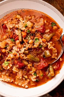 One-Pot Vegan Minestrone Soup with Potatoes & Beans