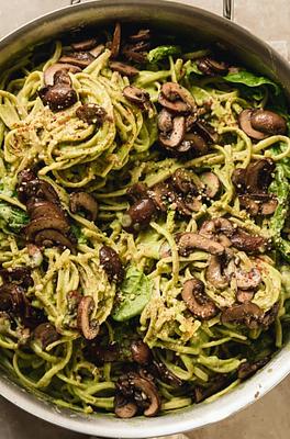 Creamy Vegan Spinach and Mushroom Pasta