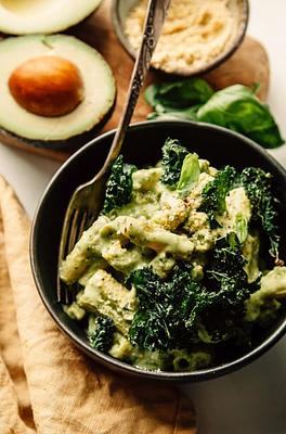 Creamy Avocado & Basil Pesto Pasta