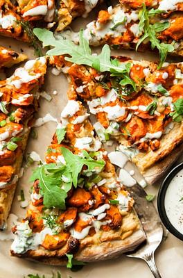 Buffalo Cauliflower Pizza with Roasted Onion Cream