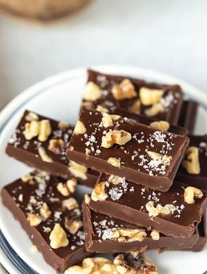 Easy Vegan Fudge (ONLY 3 Ingredients!)