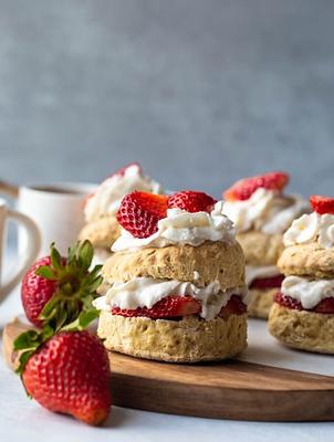 Easy Vegan Strawberry Shortcake (Oil-Free!)