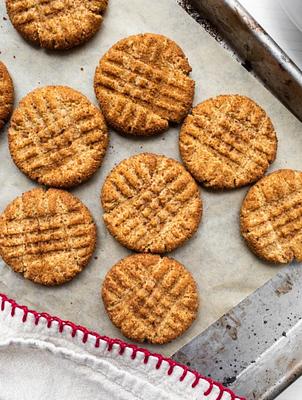 Vegan Peanut Butter Cookies (4 Ingredients!)