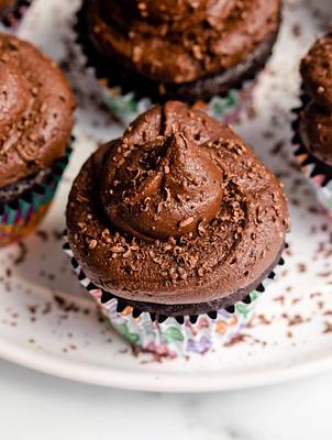 The Best Vegan Chocolate Cupcakes EVER!
