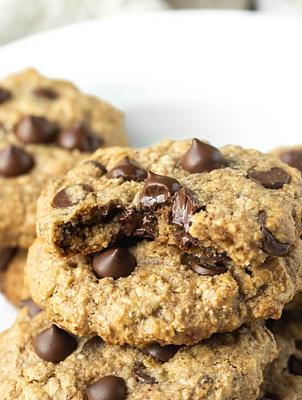 Vegan Oatmeal Chocolate Chip Cookies (Gluten-free)