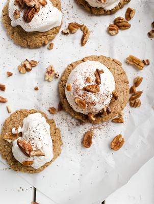6 Ingredient Vegan Pecan Pie Cookies