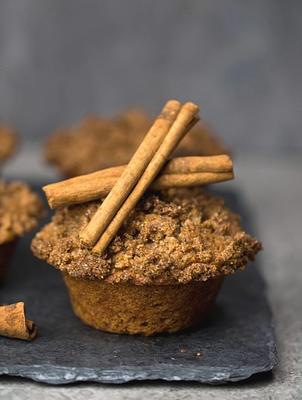 Vegan Bakery Style Cinnamon Streusel Muffins