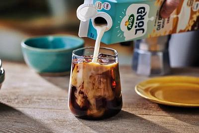 Arla Withdraws Jörd Plant-Based Milk from UK Stores, Shifts Focus to Food Service