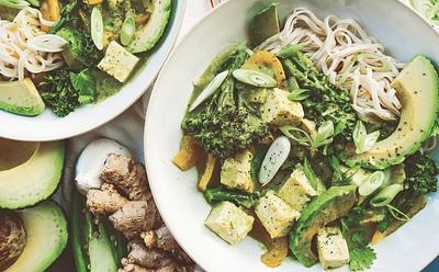Protein-Packed Vegan Avocado Curry Noodles