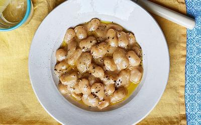 Vegan Cacio e Pepe-Style Butter Beans