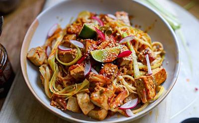 20-Minute Crispy Tofu Stir Fry With Leek And Chili