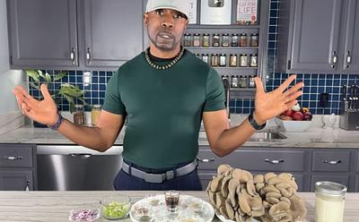 How To Use Mushrooms To Make A Nutritious ‘Chicken’ Salad