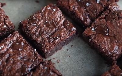 The Best Fudgy Brownie You’ll Ever Taste – And It’s Plant-Based