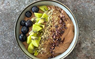 High-Protein Vegan Chocolate Smoothie Bowl