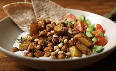 This Vegan Chickpea And Potato Bowl Is Going Viral – Try It Yourself