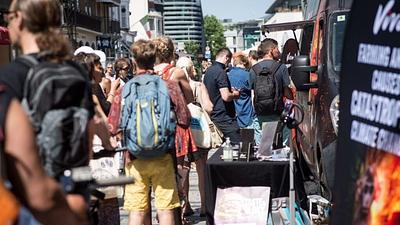Viva! to Offer Free Plant-Based Burgers in Major UK Cities for New “Halfway Heroes” Campaign