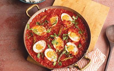 Plant-Based Rougaille Dizef (Eggs In Tomato Sauce)