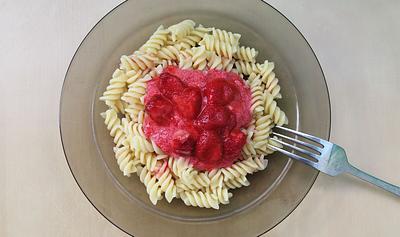 Strawberries and Pasta Are Iga Swiatek’s Secret Weapon on the Court: Here’s the Vegan Way to Try the Viral Dish