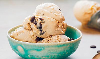 We Asked the Experts: How Do You Make Dairy-Free Ice Cream at Home?