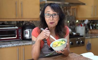How to Make Vegan Oyako Donburi (Japanese Chicken and Egg Bowl)