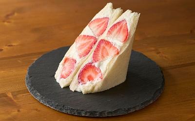 How To Make A Vegan Version Of The Viral M&S Strawberry And Cream Sandwich