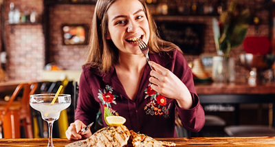 This is the best time to eat dinner if you want to feel lighter and sleep better