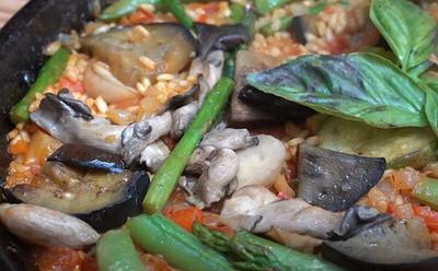 This Summer Paella Is A One-Pan Vegan Feast