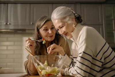 Poll: Most Women Unaware That Low-Fat Plant-Based Diets Can Reduce Hot Flashes