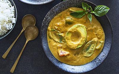 This Avocado Green Curry Is A Popular Thai Dish