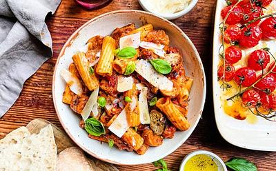 Spicy Tomato And Sausage Rigatoni
