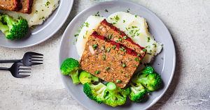 4 nostalgic vegan recipes that taste exactly like Sunday dinner at Grandma’s