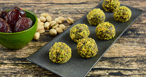5 healthy vegan snacks for when you’re always on the go