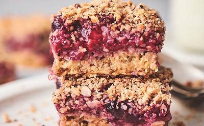 Breakfast Berry Chia Bars