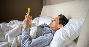 If the first thing you do in the morning is check your phone, science says you're harming your brain in these 5 ways
