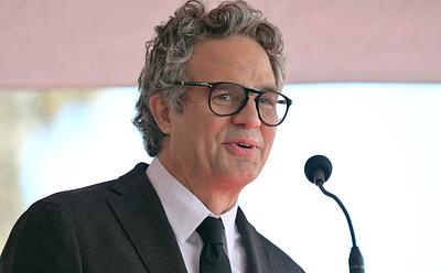 Mark Ruffalo Says The Greggs Vegan Sausage Roll Is ‘Very Good’