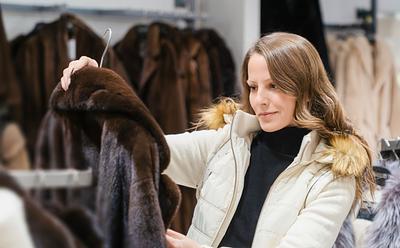 How To Tell The Difference Between Faux Fur And The Real Thing, According To PETA