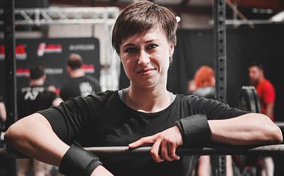 Vegan Strong Powerlifter Wins ‘Best Lifter’ 8 Months After Giving Birth