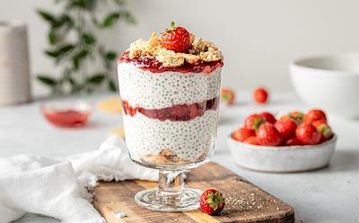 Strawberry Cheesecake Chia Pudding