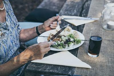 Plant Protein Linked to Weight Loss and Fewer Hot Flashes in Postmenopausal Women