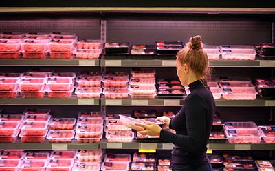 UK Supermarkets Must Help Restrict Meat Industry Antibiotic Use, Says Report