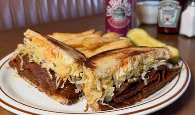 This Legendary Jewish Deli Is Selling Vegan Corned Beef for Just 95 Cents