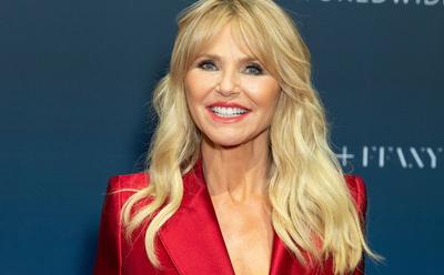 Supermodel Christie Brinkley Says She Follows A Vegan ‘Organic Garden Rainbow Diet’