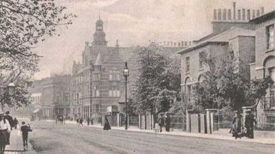 A Twisted Tour of Hidden Kentish Town🌳👣