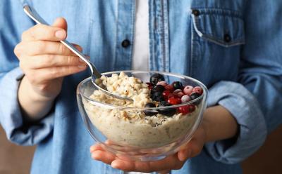 Is Oatmeal Really Bad For You? The Truth Behind The Claims
