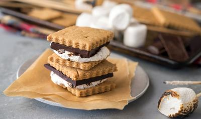 S'mores! Hot Cocoa! Rice Crispy Treats! The Ultimate Guide to Vegan Marshmallows